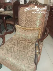  5 طقم كنب  خشب زان مكون من 7مقاعد  نظيف جدا بسعر مناسب