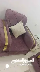  3 طقم كنب ضيوف مع طقم طاولات