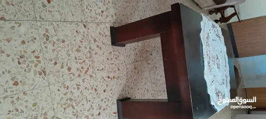  9 اثاث غرفة جلوس (صالون) بحالة جيدة بجنن اسفنج ناعم لطيف منجد