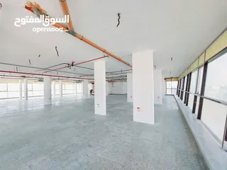  8 Brand New  Open Space  Middle Of Town