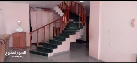  5 فيلا البيع او للايجار