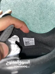  4 حذاء اديداس اصلي من بريطانيا غير مستخدم جديد  بدون الكرتونة الخاصة فيه