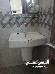  11 سقة للإيجار