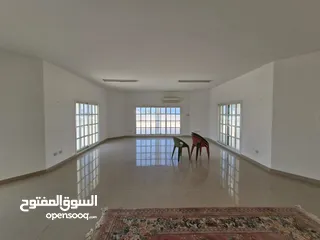  17 7 BR Amazing Villa In Shatti Al Qurum For Rent