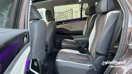  17 Volkswagen ID 6 2022