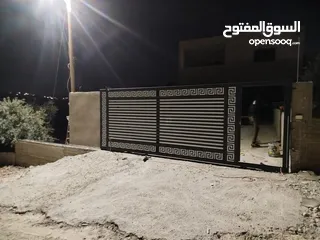  2 تفصيل ابواب وحراسات ودربزينات وبرجولات حسب المقاس والسعر شامل تركيب وتوصيل