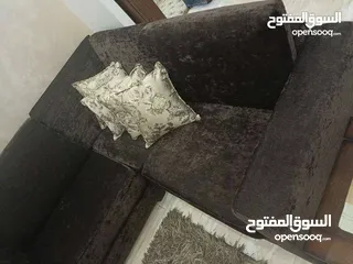  2 اثاث مستعمل بحالة الجديد حالته ممتازه.