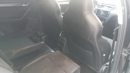  1 سكودا اوكتافيا 2017 اصل برايفت عداد 102000 بصمة تشغيل مري كهرباء كراسي كهرباء تدفئة كراسي تحكم ستيرن