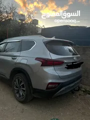  4 هونداي سانتافي