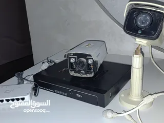  2 كاميرات مراقبة و  جهاز DVR