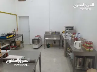  1 مطعم للبيع او للاخلا جاهز بكل اغراضه