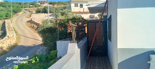  3 منزل مطل للبيع