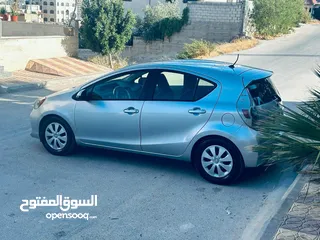  9 تويوتا بريوس سي Prius c 2012