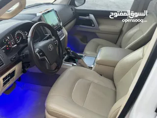  13 Toyota Land Cruiser 2016 Gx-r 5700CC V8 بحالة الوكالة الفحص: 7 جيد بدون ملاحظات