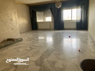  10 شقة فارغة - دير غبار - 3نوم 1ماستر - 200م - بلكونتين بإطلالــــه مميزة - قرب الخدمات - موقع هادئ
