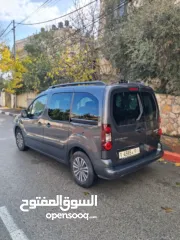  4 بيجو بارتنر 2017 جير عادي 6+1 ديزل دهان شركة يد صفر عداد 93
