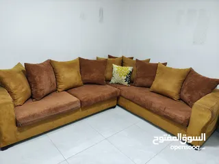  2 طقم كورنر خشب تفصيل شبه جديد ليس بحاجة الى تنجيد