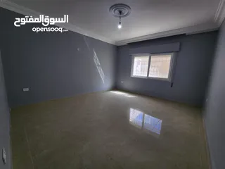  1 شقة طابقية فارغة للبيع في الرابية - ref : 14569