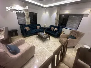  1 طقم كنب. غرفة ضيوف او جلوس