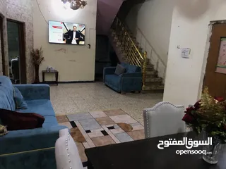  6 سلام عليكم ورحمة الله وبركاته يوجد بيت للبيع بحي لاصدقاء قرب جامع العباس