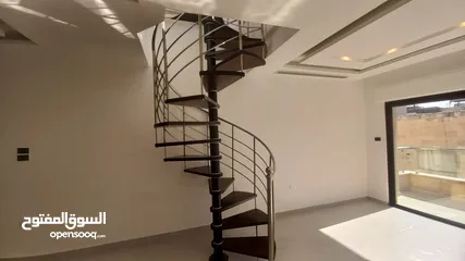  8 شقة غير مفروشة للايجار في دير غبار ( Property 40370 )-175115521