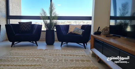 3 أثاث مستعمل بحالة جيدة (طقم كنبايات + طاولة سفره مع كراسيها + طاولة تلفزيون)