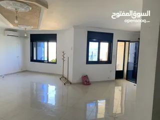  4 شقة غير مفروش للإيجار