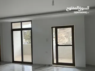  12 شقه طابقيه جديده للبيع مساحه 316 متر مربع من المالك مباشره