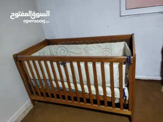  14 سرير اطفال ماركة  Mothercare  صناعة بريطانيه    أبعاده  140 *70*88