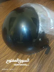  18 خوذه خوذة ركوب دراجه ناريه و سكوتر و دراجة كهرباء و الخيل  وكاب اسود  ومط او لميع و احمر وسكني واقي