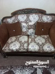  1 طقم كنب وطاولات خشب زان وسجادة شاجي بحالة جديد