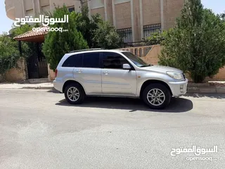  5 تويوتا راف 4، موديل 2002، بتمشي 160-180 كم