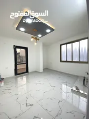  6 للبيع روف مقابل الاكايديميه مباشره