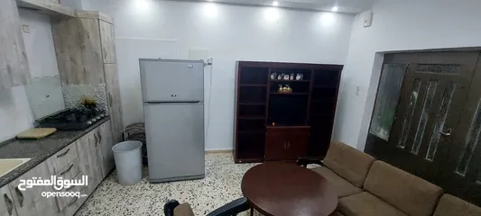  1 شقة مفروشة للإيجار في أم الشرايط قرب مسجد الحسن والحسين