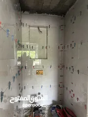  22 شقق جديده طريق المطار  ضاحيه الأمير علي  بالقرب بيت المقدس يوجد ثالث مع روف