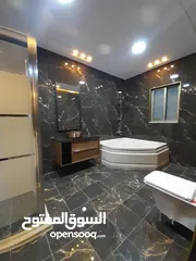  9 شقةللبيع في الصوفيه طابقيه 400 م للبيع مداخل مستقله حديقه 350 م  