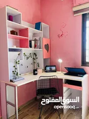  1 مكتب دراسي وخزانه ملابس