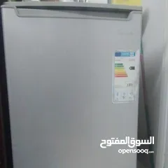  2 فريزر مكتبة كبيرة اربع جوارير لون سلڤر