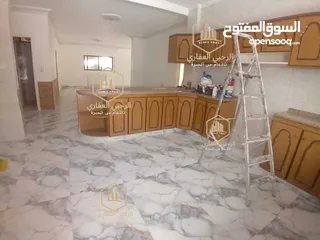  8 شقة / للايجار / 2نوم / ارضية مع حديقة / قرب مكه مول / خلدا