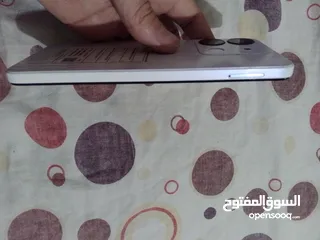  4 تلفون انفنكس 7 سمارت للبدل على تاب بنفس القيمه  للتواصل وتس فقط بحاله ممتازه معه كرتونه وشاحن