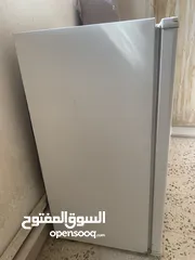  2 ثلاجه صغيره مستعمله