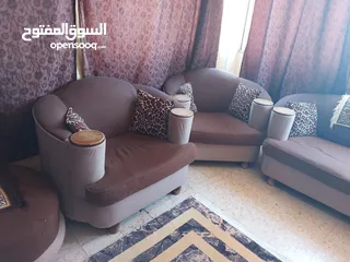  3 طقم كنب خشب ممتاز لا يوجد فيه كنبه تعبانه