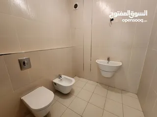  14 شقة فارغة للبيع في منطقة الدوار الرابع ( عدد 2 ) ref : 14339