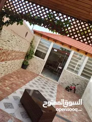  7 شقه ارضية فاخره مميزه بأجمل مناطق البنيات ام قصير من المالك