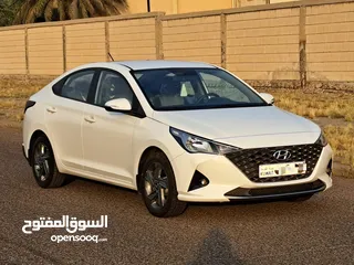  1 هيونداي أكسنت 2022 - 1600cc -  صبغ الوكالة - تحت الكفالة