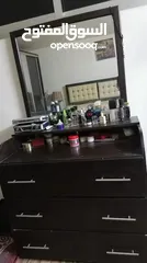  2 غرفة نوم من خشب اللاتيه مع فرشة طبيه زمبركيه و الغرفة بحاله ممتازه