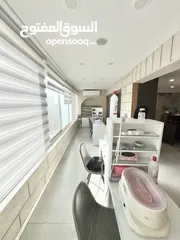  4 مركز تجميل للبيع