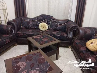  3 كنب للبيع مع الطاولات