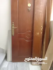  4 باب خشب 98*215 مستعمل معاه كل شي كامل