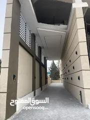  2 مكتب تجاري مميّز للإيجار في أقوى مناطق اربد حيوياً و أجملها بجانب مواقف ارابيلا مول